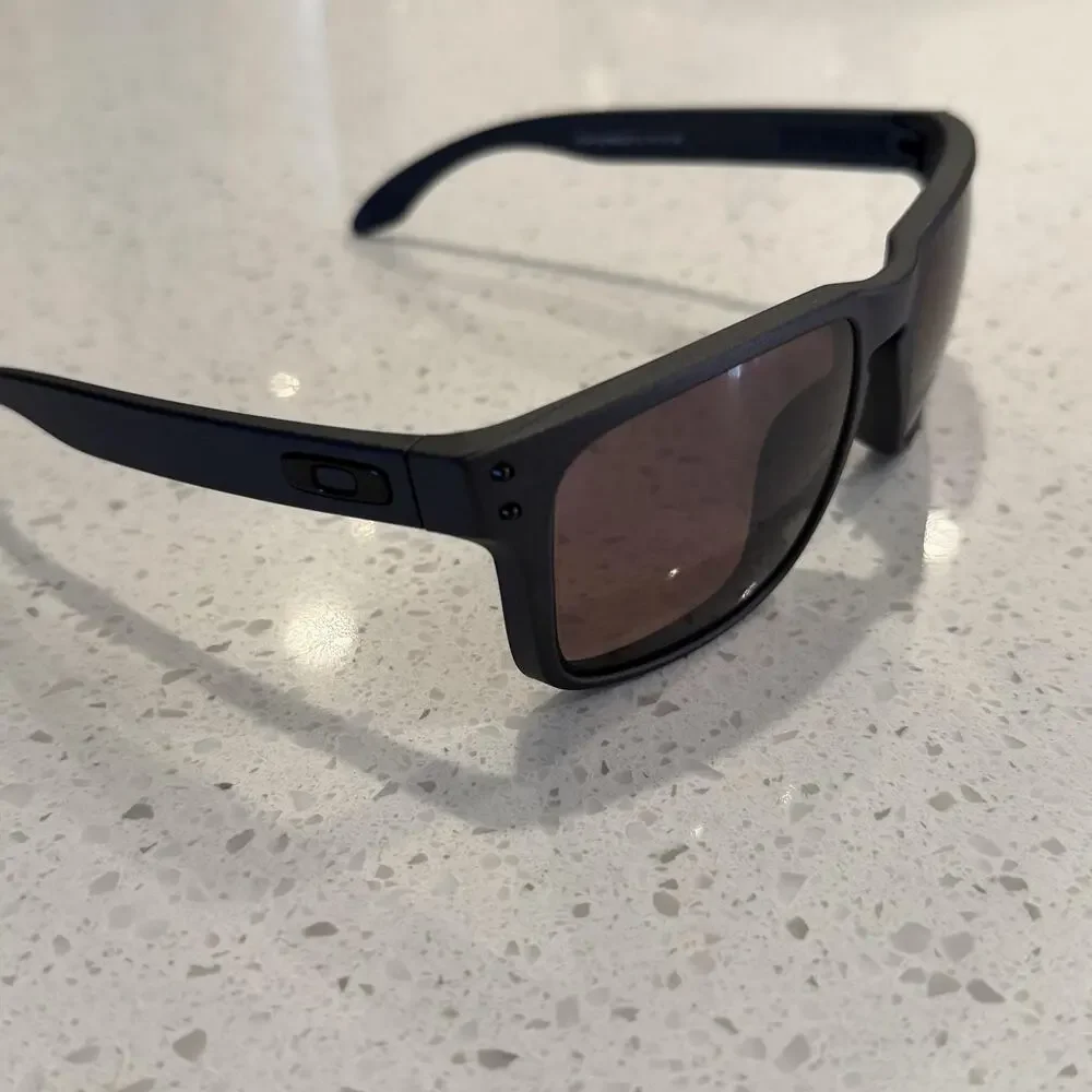 Oakley holbrook oo9102